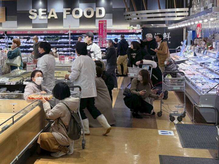 Japan Earthquake: जापान में 7 घंटे में भूकंप के 60 झटके, खौफ में लोग, सुनामी को लेकर क्या है अपडेट? | बड़ी बातें