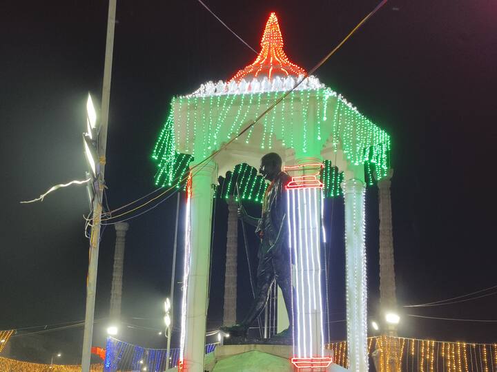 ஆட்டம், பாட்டம், கொண்டாட்டம் என அந்த ஊரே வண்ணமயமாக இருந்தது
