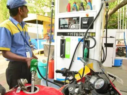 petrol and diesel price chennai on January 1st 2024 know full details Petrol Diesel Price Today: பிறந்தது 2024.. மாற்றம் கண்டதா பெட்ரோல், டீசல் விலை? - சென்னையில் இன்றைய நிலவரம்..!