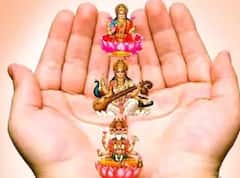 New Year 2024: નવા વર્ષના પ્રથમ દિવસે કરો આ પાંચ મંત્રોનો જાપ, વર્ષ દરમિયાન પ્રસન્ન રહેશે માતા લક્ષ્મીજી