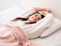 Lifestyle News : रात्री छान झोप लागतेय तरीही दिवसा पुन्हा झोप येतेय, असू शकतो 'हा' आजार