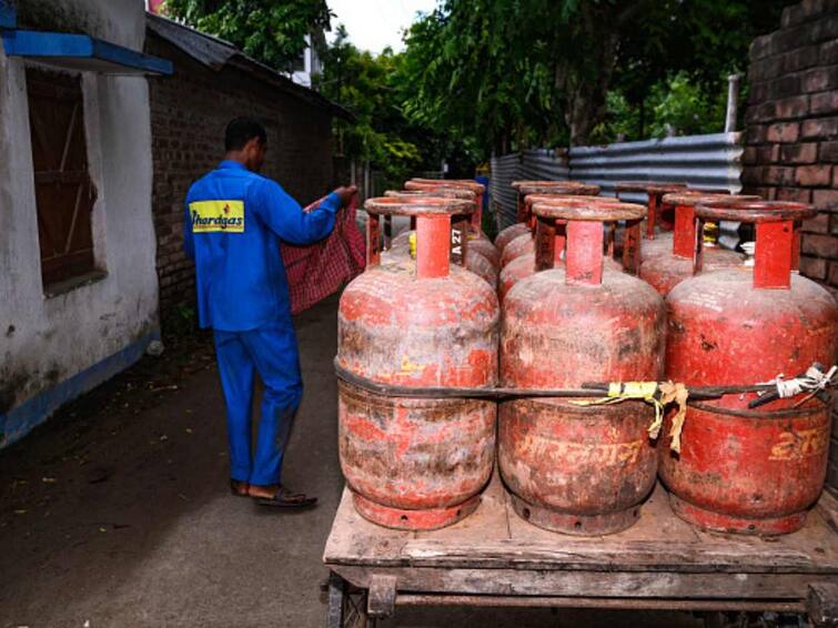 Commercial LPG Prices Cut By Rs 1.5 Per Cylinder, ATF Prices Down By 4% Commercial LPG Prices Cut By Rs 1.5 Per Cylinder, ATF Prices Down By 4%