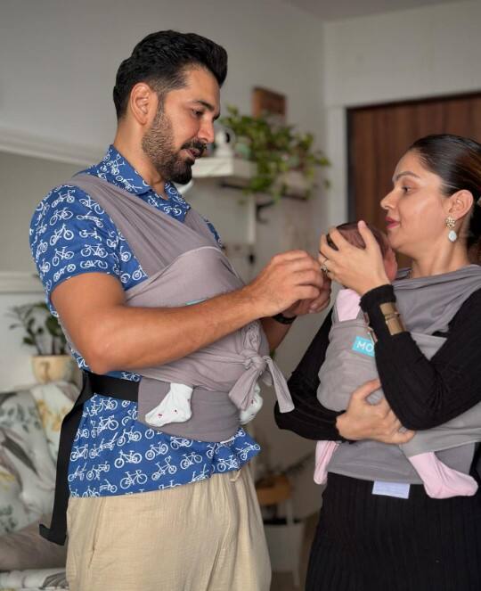 टीवी इंडस्ट्री के एडोरेबल कपल रूबीना दिलैक और अभिनव शुक्ला ने इस साल अपनी दोनों बेटियों के साथ न्यू ईयर का स्वागत किया.