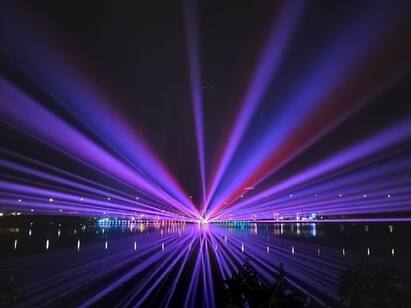 Laser show and drone show on the eve of New Year in Coimbatore attracted the public கோவையில் களைகட்டிய புத்தாண்டு கொண்டாட்டம்.. போக்குவரத்து நெரிசல்.. போலீசார் தடியடி