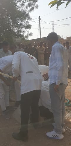 Dwarka: કલ્યાણપુર તાલુકાના રાણ ગામે સવા બે વર્ષની બાળકી બોરવેલમાં ખાબકી, બચાવ કામગીરી શરૂ