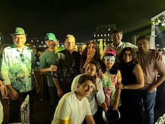 Mahesh Babu New Year Celebrations : కపుల్ గోల్స్​ ఇస్తున్న మహేశ్, నమ్రత.. న్యూ ఇయర్​ స్పెషల్​ పోస్ట్ పెట్టిన బాబు