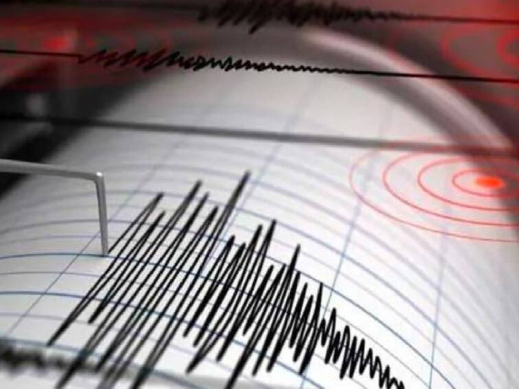 A powerful 7.2 magnitude earthquake has hit western Japan tsunami warning issued Japan Earthquake: ஜப்பானை உலுக்கிய சக்திவாய்ந்த நிலநடுக்கம்.. ரிக்டர் அளவுகோலில் 7.2 ஆக பதிவு..