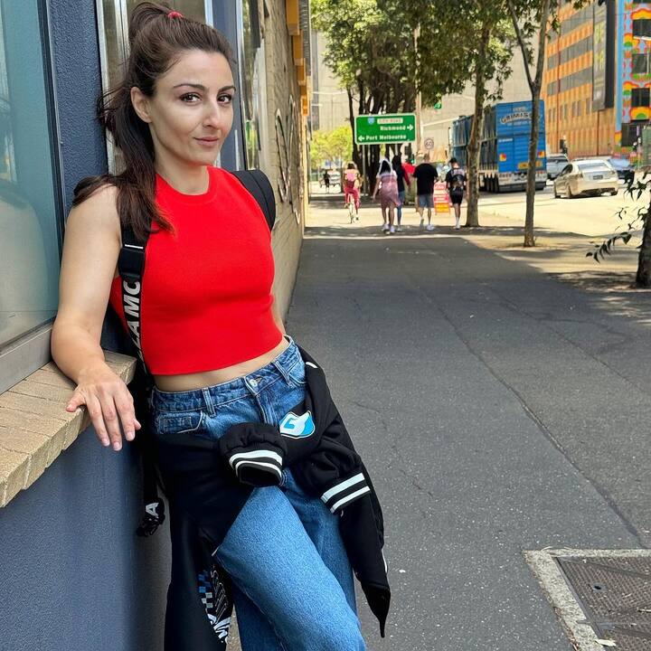 सोहा अली खान पिछले कई दिनों से देश के बाहर अपनी फैमिली के साथ क्वालिटी टाइम स्पेंड कर रही हैं.