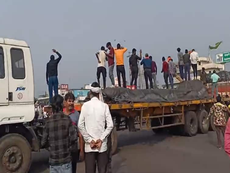 Truck Driver Protests in Maharashtra against new Motor Vehicle Act Hit and Run Case Nagpur Buldhana Ghodbunder Gondia Chhatrapati Sambhaji Nagar marathi news Truck Driver Strike : कुठे चक्का जाम, तर कुठे टायर पेटवले;  नवीन मोटार वाहन कायद्याविरोधात राज्यभरात आंदोलन