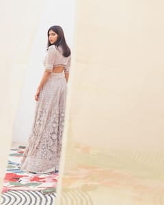 Kalyani Priyadarshan Photos : செப்பு சிலை போல் அழகாக இருக்கும் நடிகை கல்யாணி பிரியதர்ஷனின் புகைப்படங்கள்..!