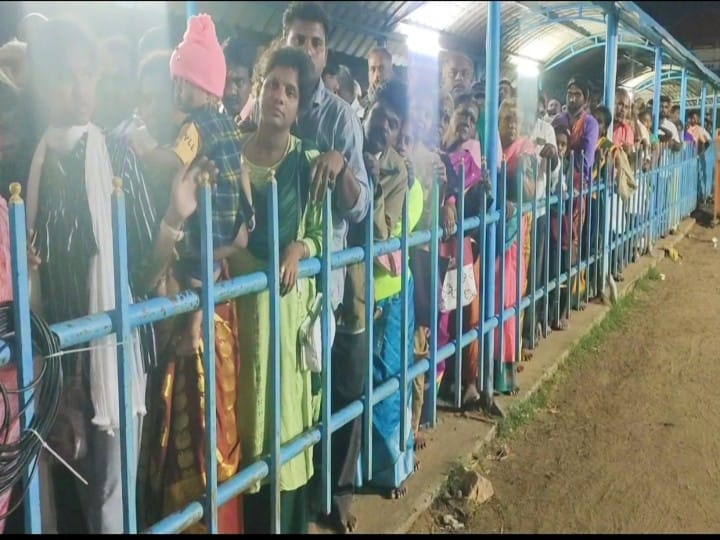 New Year 2024: தங்க கவசத்தில் எழுந்தருளிய கற்பக விநாயகர்; பிள்ளைாயார்பட்டியில் ஆங்கில புத்தாண்டு சிறப்பு வழிபாடு