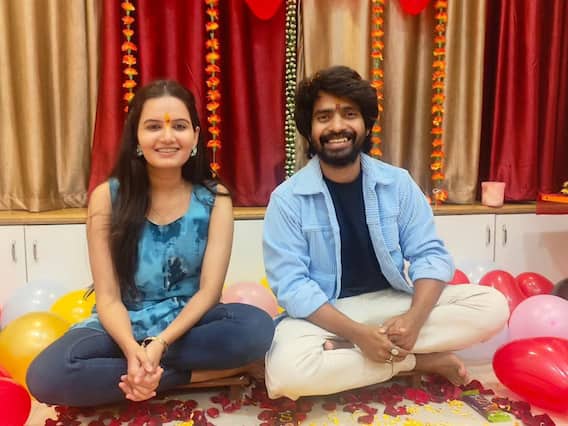 Prathamesh Parab Wedding : इन्स्टावर भेट अन् रिअल आयुष्यात थेट; दगडूला खऱ्या आयुष्यातील प्राजू भेटली अन् प्रेमाची सुद्धा कबुली दिली! Prathamesh Parab Wedding : इन्स्टावर भेट अन् रिअल आयुष्यात थेट; दगडूला खऱ्या आयुष्यातील प्राजू भेटली अन् प्रेमाची सुद्धा कबुली दिली!