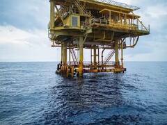 तेल कंपनियों को झटका, सरकार ने कच्चे तेल पर बढ़ाया विंडफॉल टैक्स, डीजल-ATF पर मिली राहत