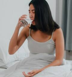 Drink Water: ਰਾਤ ਨੂੰ ਪਾਣੀ ਪੀਣਾ ਸਹੀ ਜਾਂ ਨਹੀਂ? ਜਾਣੋ ਮਾਹਿਰ ਕੀ ਕਹਿੰਦੇ ਨੇ...