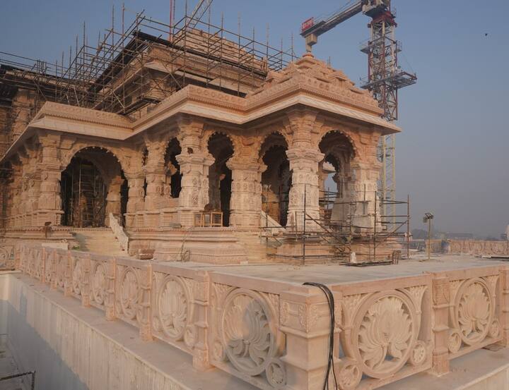 પરંતુ તમામ શ્રદ્ધાળુઓને એક જ ગેટથી પ્રવેશ મળશે. જેટલુ ભવ્ય મંદિર તૈયાર કરવામાં આવી રહ્યું છે તેટલી જ ભક્તોની સુવિધાની પણ કાળજી લેવામાં આવી રહી છે. તેમની સુવિધા માટે, શ્રી રામ જન્મભૂમિ તીર્થ ક્ષેત્ર ટ્રસ્ટ સુગ્રીવ કિલ્લાના ગેટવે 2 ની બાજુમાં એક સુવિધા ઉભી કરવામાં આવી રહી છે.