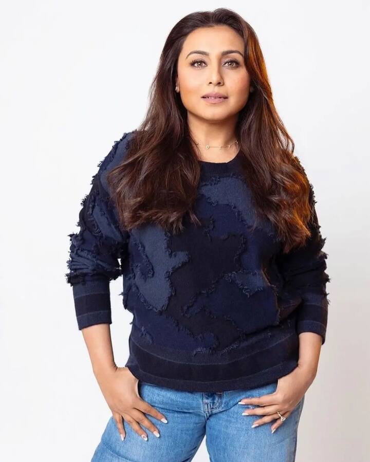 रानी मुखर्जी ने राउंडटेबिल पर अपने एक गाने का एक्सपीरियंस बताया है. रानी ने बताया कि तुम्ही देखो ना गाने की शूटिंग के दौरान वह ठंड से जम गई थीं. उन्होंने माइनस 14 डिग्री टैंप्रेचर में शिफॉन की साड़ी पहनी थी.