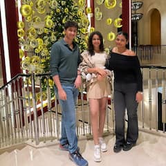 Mahesh Babu on a Family Date : 'అన్నా.. ఫ్యామిలీ డేట్​కి కూడా గుంటూరు కారం షర్టేనా'? ఫన్నీగా ఫ్యాన్ కామెంట్