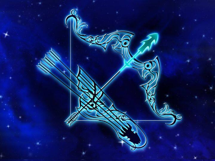 धनु राशि (Sagittarius)- धनु राशि वालों के लिए आज का दिन बिजी रहेगा. आज आप टेंशन को खत्म करते हुए आगे बढ़ेंगे. अगर आप जॉब करते हैं तो आपको इम्पलॉई ऑफ दा मंथ का अवार्ड मिल सकता है. लव पार्टनर के साथ आप ट्रिप पर जा सकते हैं. आज आपको कोई गुड न्यूज मिल सकती है. मौसम में चेंज की वजह से आपकी हेल्थ पर इसका असर दिखाई देगा.