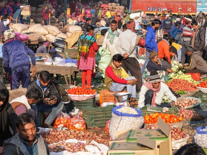 दिल्ली: ट्रक ड्राइवर्स की हड़ताल से सब्जियों की सप्लाई प्रभावित, कारोबारी बोले- 15% बढ़ी कीमतें
