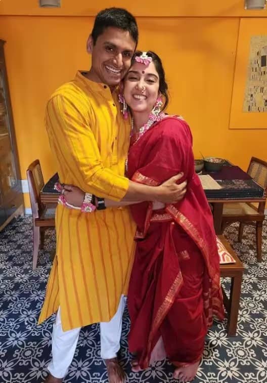 ਤੁਹਾਨੂੰ ਦੱਸ ਦੇਈਏ ਕਿ ਈਰਾ ਅਤੇ ਨੂਪੁਰ ਦਾ 3 ਜਨਵਰੀ ਨੂੰ ਰਜਿਸਟਰਡ ਵਿਆਹ ਹੋਵੇਗਾ, ਜਿਸ ਤੋਂ ਬਾਅਦ ਵਿਆਹ ਦੀਆਂ ਸਾਰੀਆਂ ਰਸਮਾਂ ਸ਼ੁਰੂ ਹੋ ਜਾਣਗੀਆਂ।