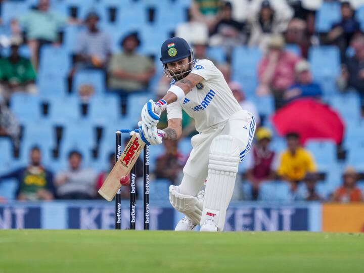 સેન્ચુરિયનમાં રમાયેલી પ્રથમ મેચમાં દક્ષિણ આફ્રિકાનો એક દાવ અને 32 રને પરાજય થયો હતો. છેલ્લી મેચમાં કોહલીએ બીજી ઇનિંગમાં શાનદાર અડધી સદી ફટકારી હતી, પરંતુ તે ઇનિંગ્સની હાર ટાળી શક્યો નહોતો.