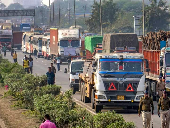 Truck Driver Strike News what changed in Hit And Run Law which led nationwide protest know law in hindi Truck Driver Strike: हिट एंड रन कानून में ऐसा क्या बदला, जो पेट्रोल पंपों पर लगी लंबी कतार और ट्रक ड्राइवर कर रहे हड़ताल