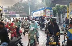 Pune News : पेट्रोल पंप बंद राहण्याची अफवा; मध्यरात्री पुणेकरांची पेट्रोल पंपावर भलीमोठी रांग!