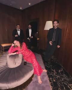 न्यू ईयर पर एक्स बॉयफ्रेंड उदय संग पार्टी करती दिखीं नरगिस फाखरी, ऋतिक रोशन की एक्स वाइफ सुजैन खान ने शेयर की Inside तस्वीरें