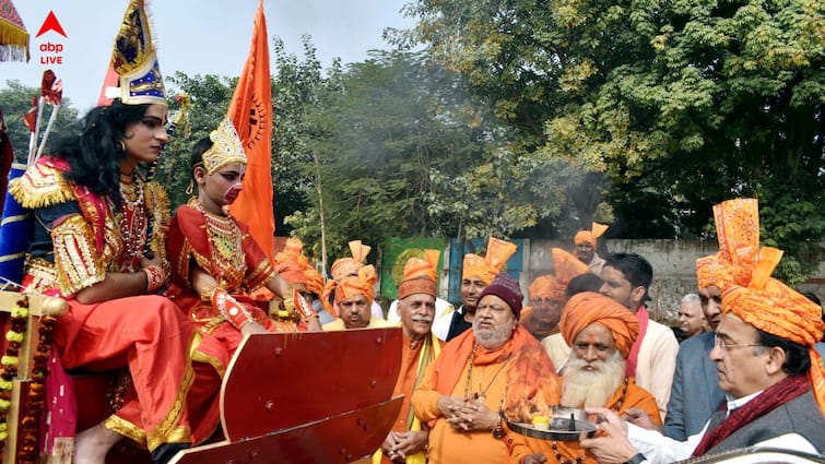 Ram Mandir Opening: Ayodhya resonates with Ramanand Sagar's Ramayana, Yogi govt telecasts serial on LED screens Ayodhya Ram Mandir: ২২ জানুয়ারির প্রস্তুতি তুঙ্গে, LED স্ক্রিনে চলছে রামানন্দ সাগরের 'রামায়ণ'