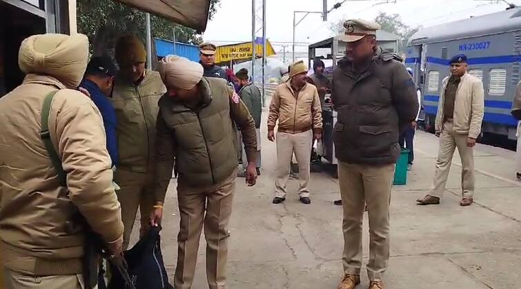 Roopnagar police search operation on railway station bus stand due to occasion of republic day Ropar news: ਗਣਰਾਜ ਦਿਹਾੜੇ ਨੂੰ ਮੁੱਖ ਰੱਖਦਿਆਂ ਰੂਪਨਗਰ ਪੁਲਿਸ ਨੇ ਰੇਲਵੇ ਸਟੇਸ਼ਨਾਂ ਸਣੇ ਵੱਖ-ਵੱਖ ਥਾਵਾਂ 'ਤੇ ਚਲਾਇਆ ਸਰਚ ਆਪਰੇਸ਼ਨ