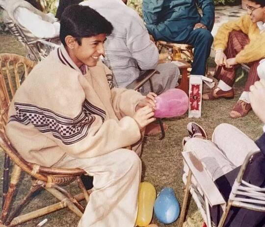 ਦੱਸ ਦੇਈਏ ਕਿ ਗਿੱਪੀ ਦਾ ਜਨਮ 2 ਜਨਵਰੀ 1983 ਨੂੰ ਹੋਇਆ ਸੀ। ਅੱਜ ਉਹ ਆਪਣਾ 41ਵਾਂ ਜਨਮਦਿਨ ਮਨਾ ਰਹੇ ਹਨ। ਗਿੱਪੀ ਨੇ ਆਪਣੇ ਟੈਲੇਂਟ ਦੇ ਦਮ `ਤੇ ਪੰਜਾਬੀ ਇੰਡਸਟਰੀ `ਚ ਨਹੀਂ, ਸਗੋਂ ਬਾਲੀਵੁੱਡ `ਚ ਵੀ ਨਾਂ ਕਮਾਇਆ ਹੈ।