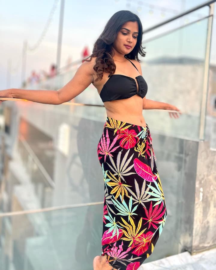 అరియానా గ్లోరీ. తెలుగు ప్రేక్షకులకు ఈ పేరు పెద్దగా పరిచయం అవసరం లేదు. బిగ్​బాస్​ షోతో టాలీవుడ్ ఆడియన్స్​కు దగ్గరైంది.