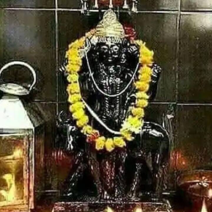 খন নিজের রাশি কুম্ভতে বিরাজ করছেন শনিদেব। ২০২৪-এ এই রাশিতেই থাকবেন তিনি।
