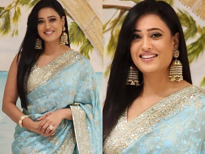 We can't get enough of Shweta Tiwari in a charming blue saree. Take a look at her pictures.