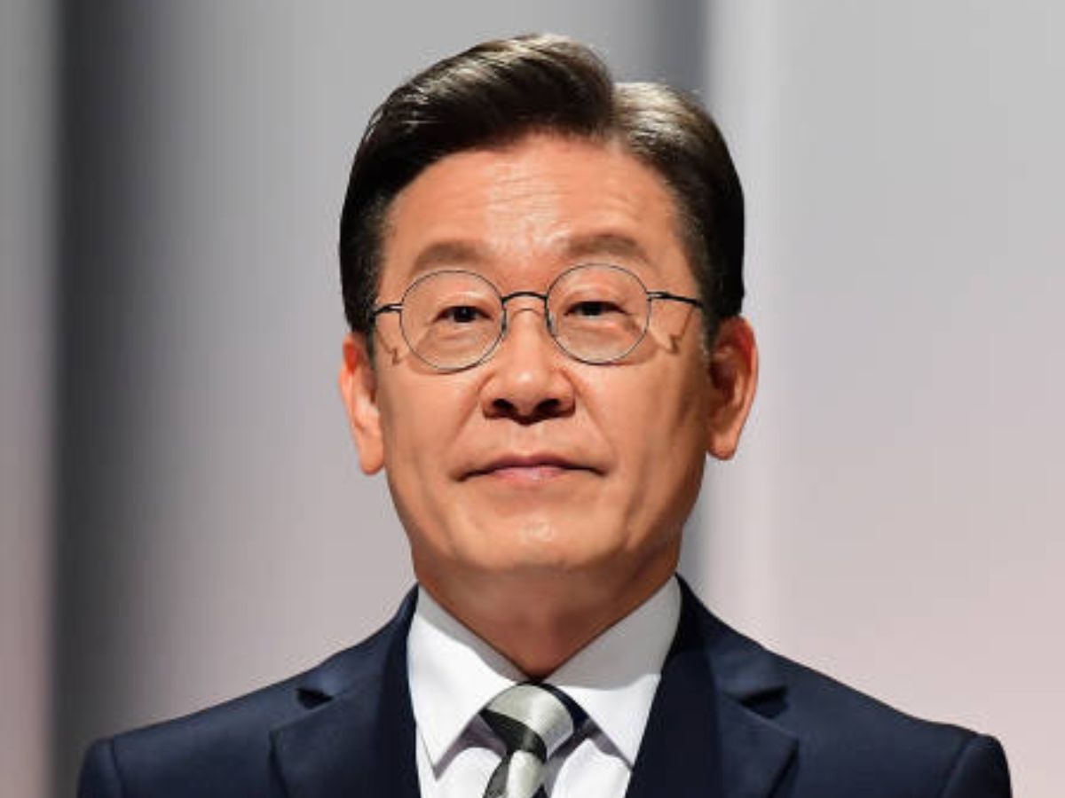 South Korea's Opposition Party Chief Lee Jae-Myung Stabbed In Neck ...