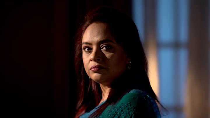 রমেশের কোয়ার্টারে তল্লাশি করতে গিয়ে তুলসি এক গুরুত্বপূর্ণ সূত্র খুঁজে পায়, এক মানসিক ইনস্টিটিউশনের ঠিকানা।