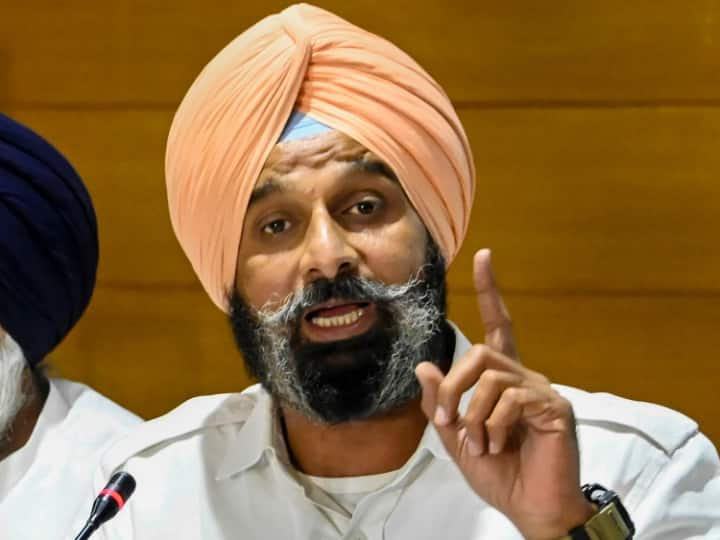 Bikram majithia reaction on cm mann 'ਟਾਊਟ ਭਗਵੰਤ ਮਾਨ ਅਤੇ ਖੱਟਰ ਦਾ ਕਿਸਾਨਾਂ ਵਿਰੁੱਧ ਚੱਲ ਰਹੇ FIXED MATCH ਦਾ ਹੋਇਆ ਪਰਦਾਫ਼ਾਸ਼', ਮਜੀਠੀਆ ਨੇ CM ਮਾਨ 'ਤੇ ਸਾਧਿਆ ਨਿਸ਼ਾਨਾ