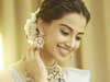Meenakshi Chaudhary: మాటల్లేవ్ మీనాక్షిని చూసి రెప్పవేయరంతే!