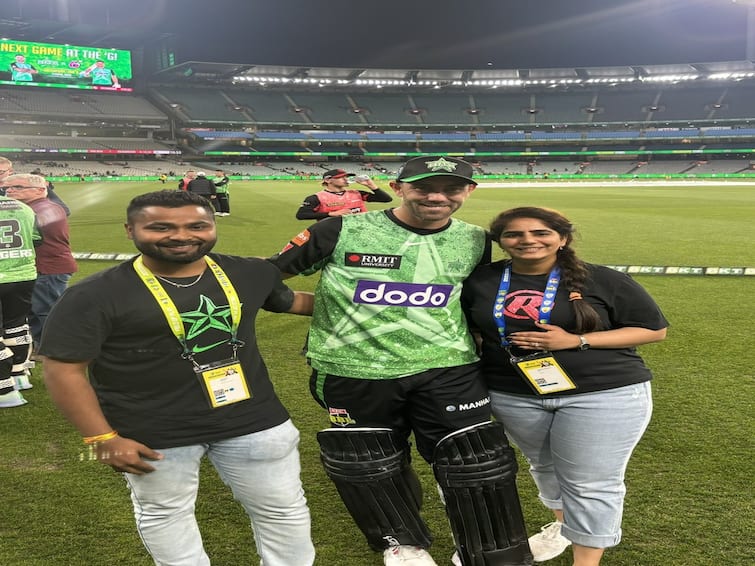 Watch Couple Takes The Spotlight In The Melbourne Derby In BBL With This Viral Proposal Watch: Couple Takes The Spotlight In The Melbourne Derby In BBL With This Viral Proposal