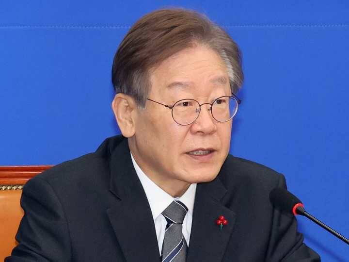 South Korean opposition leader Lee Jae Myung attacked, stabbed on neck during press conference