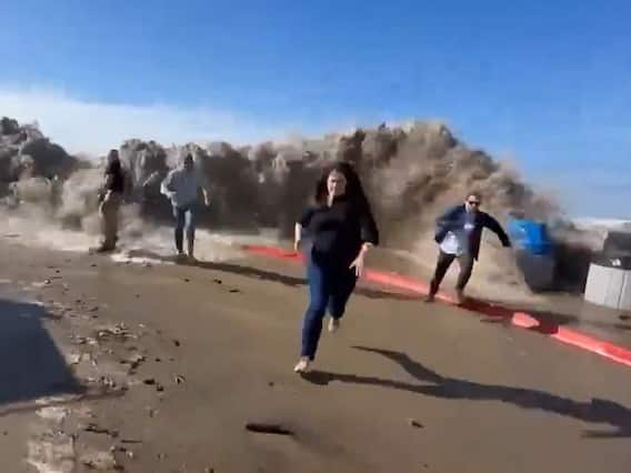 California Massive Waves : కాలిఫోర్నియా బీచుల్లో కంగారుపెడుతున్న రాకాసి అలలు | ABP Desam