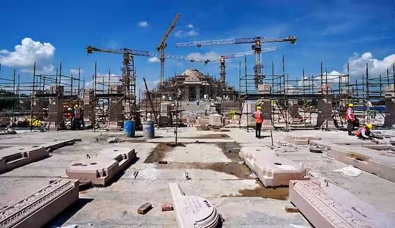 આગ્રામાં તાજમહેલ, પ્રખ્યાત બિરલા મંદિર અને વિક્ટોરિયા પેલેસ બનાવવા માટે પણ મકરાણાના પથ્થરોનો ઉપયોગ કરવામાં આવ્યો છે.