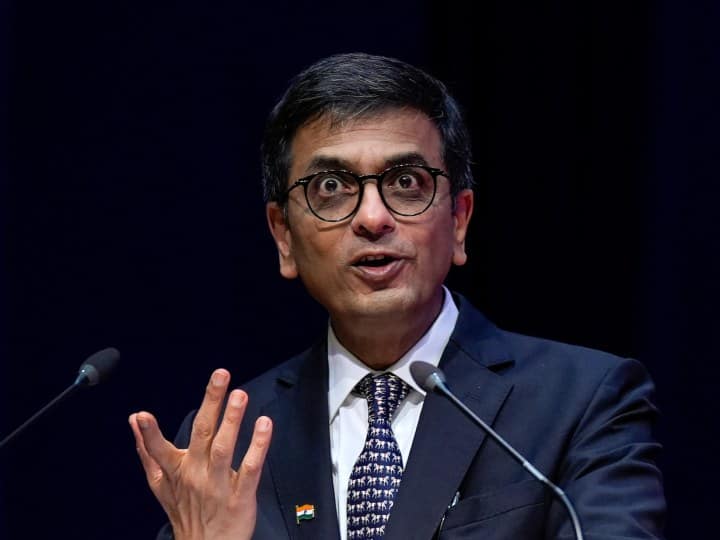 CJI DY Chandrachud gave reason for not writing name of any judge in Ayodhya Ram Mandir verdict Ram Mandir: अयोध्या फैसले में किसी जज का नाम न लिखने की CJI डीवाई चंद्रचूड़ ने बताई बड़ी वजह, जानिए क्या कहा