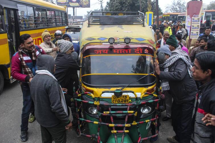 Transport strike has no impact on movement of E-autos. Best alternate for citizens & tourists. Transport strike: ਟ੍ਰਾਂਸਪੋਰਟਰਾਂ ਦੀ ਹੜਤਾਲ ਈ-ਰਿਕਸ਼ਾ ਵਾਲਿਆਂ ਨੂੰ ਆ ਗਈ ਰਾਸ, ਅੰਮ੍ਰਿਤਸਰ ਦੀਆਂ ਸੜਕਾਂ 'ਤੇ ਹੁਣ ਇਹਨਾਂ ਦਾ ਰਾਜ