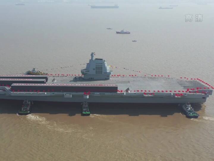 चीन ने CV-18 Fujian एयरक्राफ्ट करियर को  पूरी तरह से घरेलू स्तर पर डिजाइन किया है और बनाया भी है. हालांकि, ये फिर भी  2019 में कमीशन किए गए शेडोंग और लियाओनिंग की तुलना में बड़ा और तकनीकी रूप से ज्यादा एडवांस है.