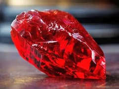 लोहे को सोने में बदल देने वाला पारस पत्थर, जानिए इस चमत्कारिक पत्थर के रोचक क़िस्से