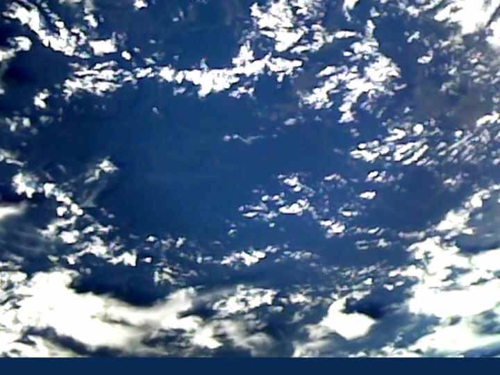 आज हम आपको इसरो, नासा और आईएसएस की ओर से शेयर गई चंद्रमा की 5 बेहद शानदार तस्वीरों के बारे में बताने जा रहे हैं. इन तस्वीरों में चंद्रमा के शानदार नजारे कैद हैं.