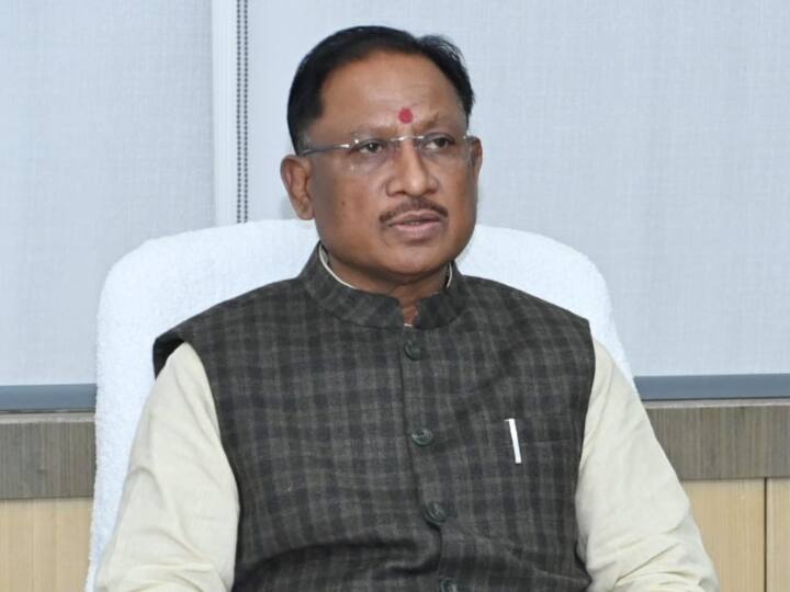 मुख्यमंत्री ने उन्हें बताया कि नहीं कान्हा मध्य प्रदेश में है. हमने रायपुर में जंगल सफारी बनाया है. यहां प्रधानमंत्री मोदी भी आ चुके है. गांगुली ने कहा कि हा, बाघ का फोटो लेते हुए पीएम का एक फोटोग्राफ मैंने देखा था. क्या ये यहीं का था. मुख्यमंत्री ने बताया कि हां ये यहीं का ही है. (फाइल फोटो)