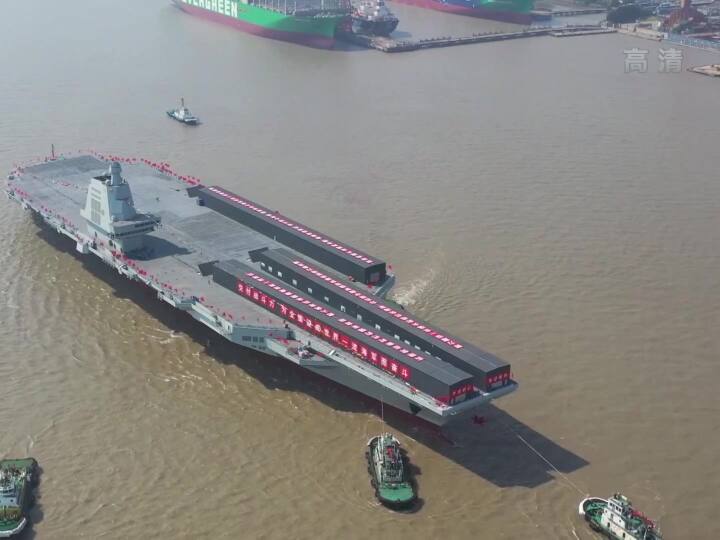 फ़ुज़ियान अपने समुद्री परीक्षणों से पहले मूरिंग टेस्टिंग सहित दूसरे तरह के टेस्ट कर रहा है. विशेषज्ञों की मानें तो फ़ुज़ियान दुनिया का एकमात्र एयरक्राफ्ट करियर होगा जो, नए इलेक्ट्रोमैग्नेटिक एयरक्राफ्ट लॉन्च सिस्टम (EMALS) से मॉडिफाई रहेगा.