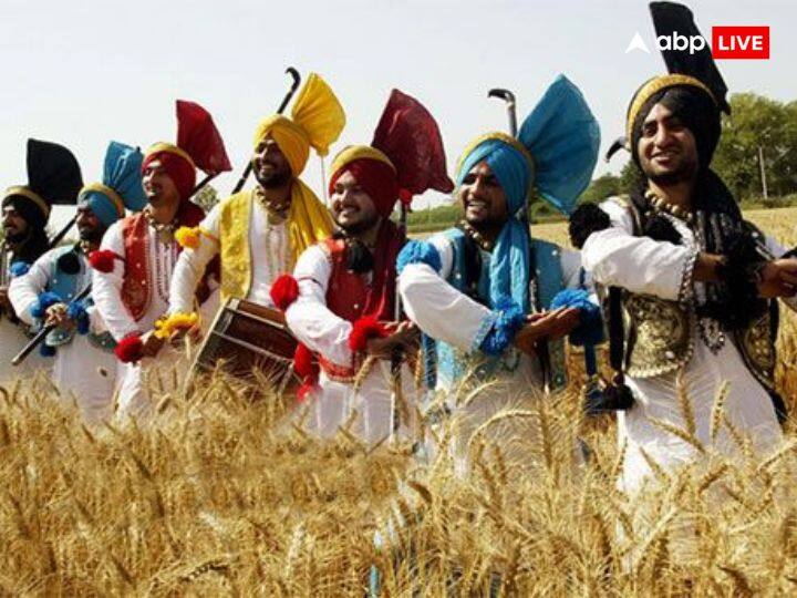 लोहड़ी का पर्व किसानों के लिए एक बड़ा पर्व है. इस दिन सूर्यदेव और अग्नि देव दोनों की उपासना की जाती है. किसान इस दिन अच्छी फसल की कामना करते हुए ईश्वर को नमन करते हैं. लोहड़ी के दिन से फसल की कटाई शुरु की जाती है.